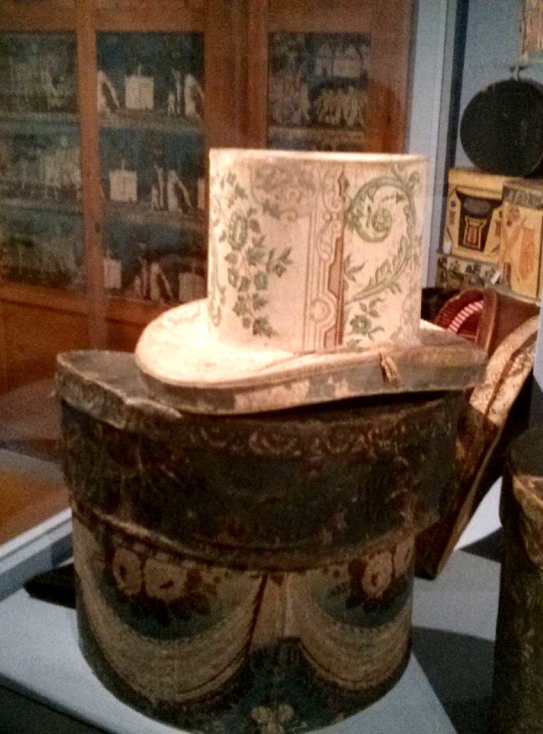 50 MUSEUMS IN 70 WEEKS » Shelburne Museum | Hat Boxes and Bandboxes